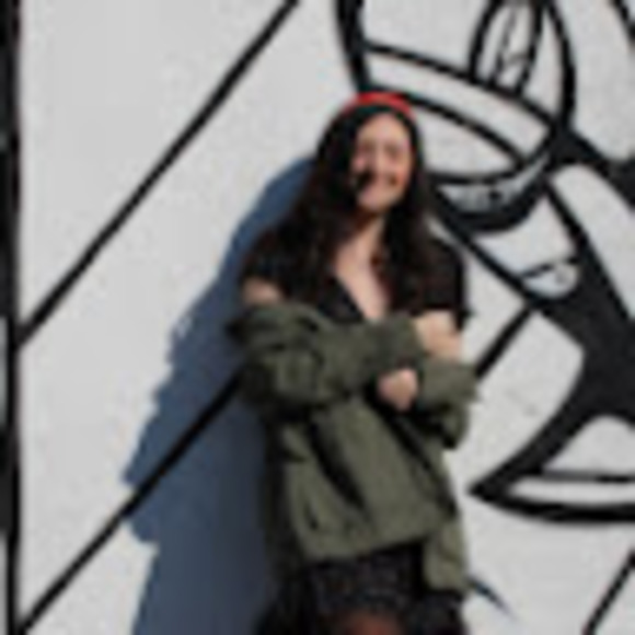 Meet your Posher, Melissa - Picture 1 of 1